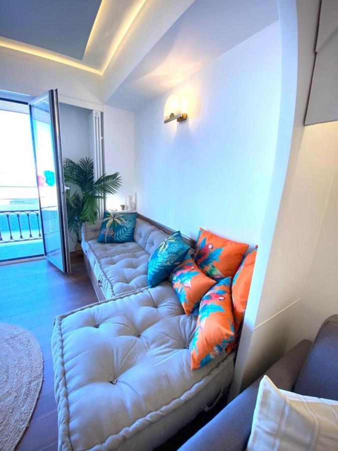 Apartment Le Rocamare -superb-atypical Sea View-a.c-wifi Nizza